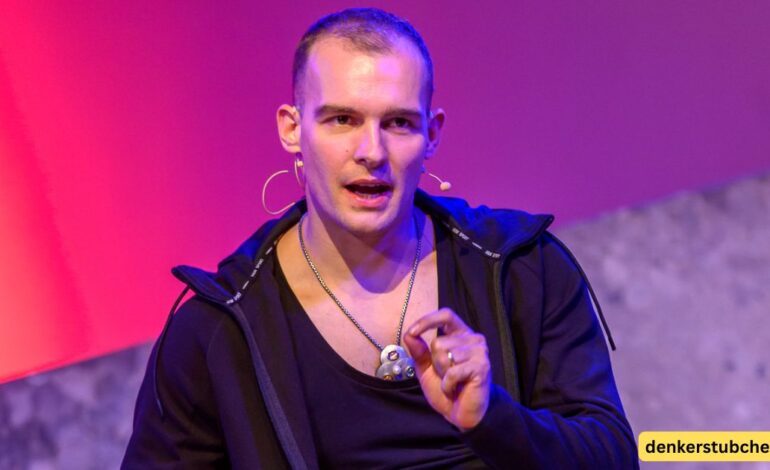 Eric Stehfest: Neue Freundin, Lovebombing-Vorwürfe und eine Scheidung, die nicht kommt